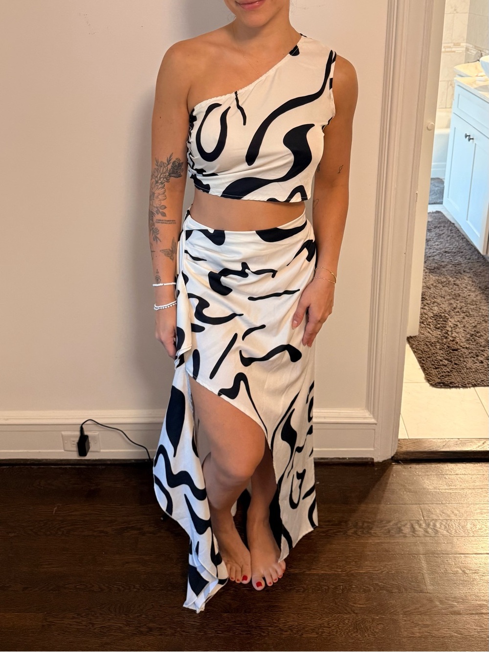 One-Shoulder Black & White Print two pieces outfit
